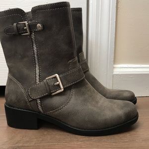 Anne Klein Grey Boots Size 5